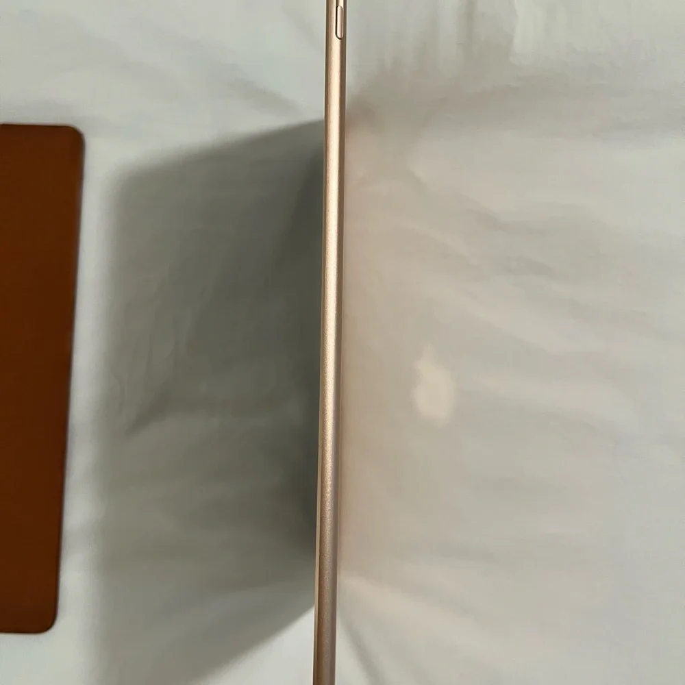 iPad Air 3, 64gb Rose Gold with Matching Leather Case